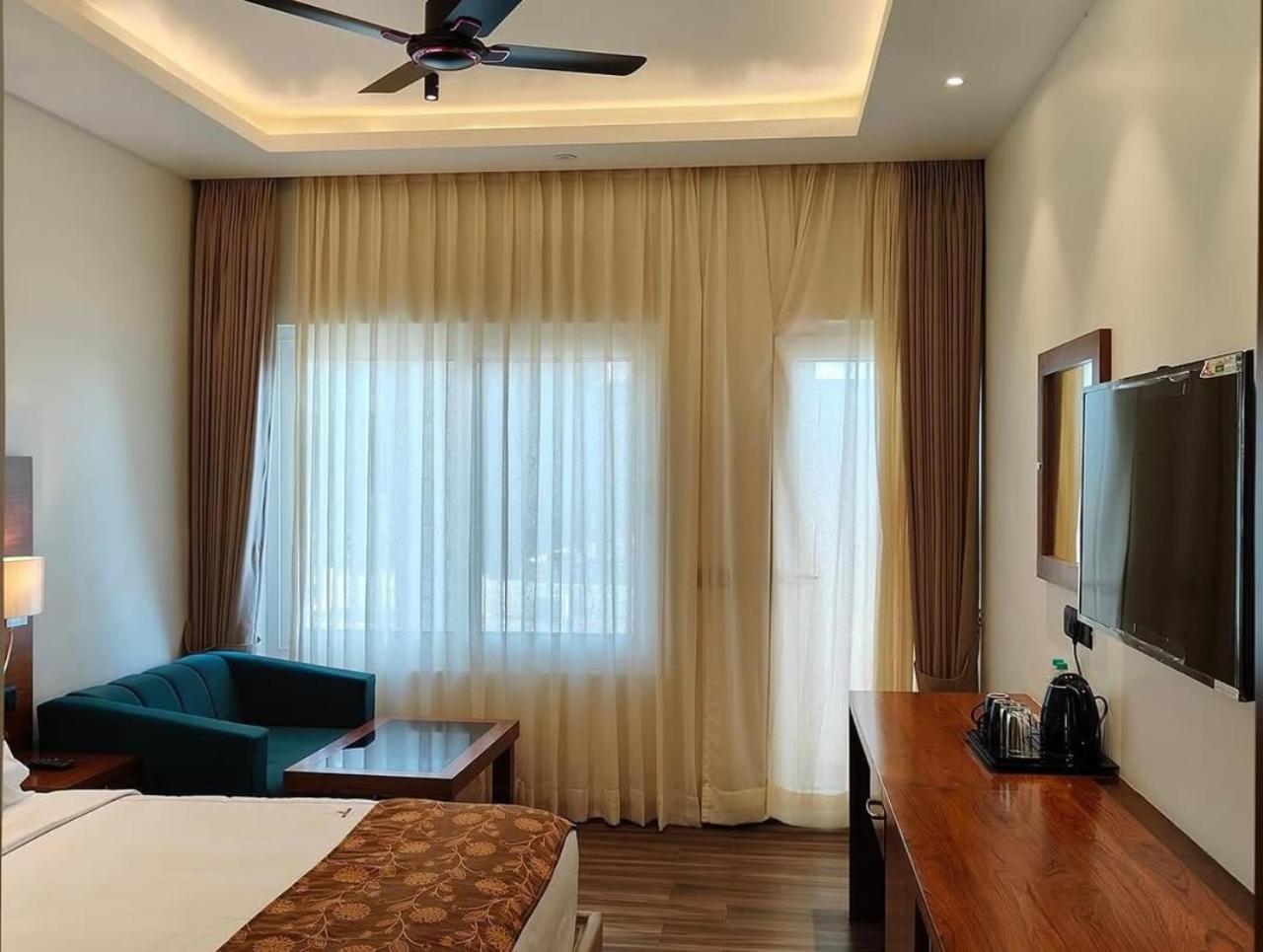 Hotel O Cean Suites Near Igi Airport New Delhi Buitenkant foto