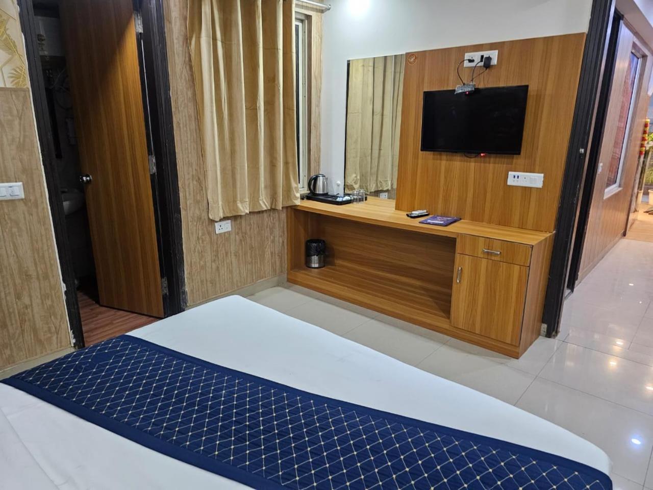 Hotel O Cean Suites Near Igi Airport New Delhi Buitenkant foto